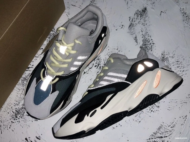 Adidas Runner Wave 700 B75571 Yeezy Boost 1112